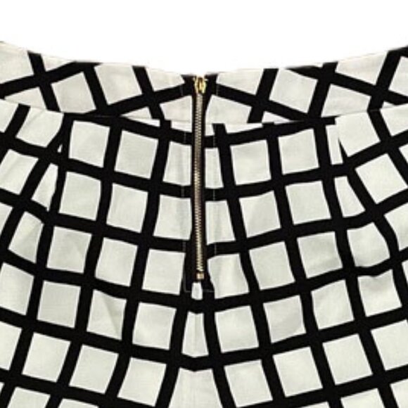 Forever 21 Grid Print Crepe Shorts - M - Picture 4 of 7